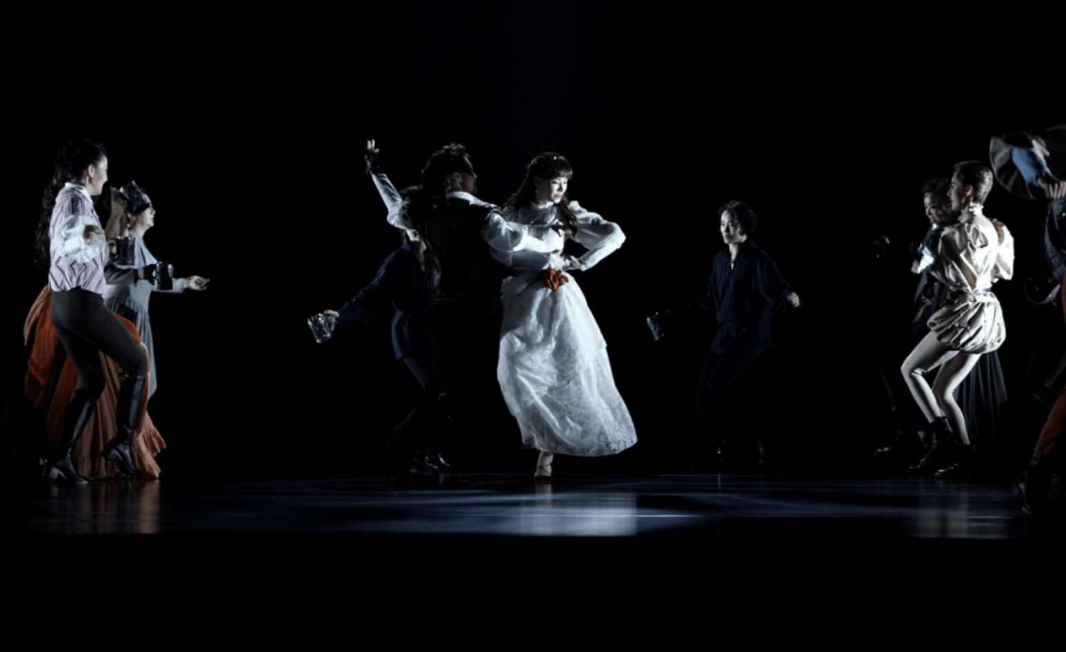 陈薪伊新版莎剧《奥赛罗》十月移师"大世界",实景演出丰富上海夜生活