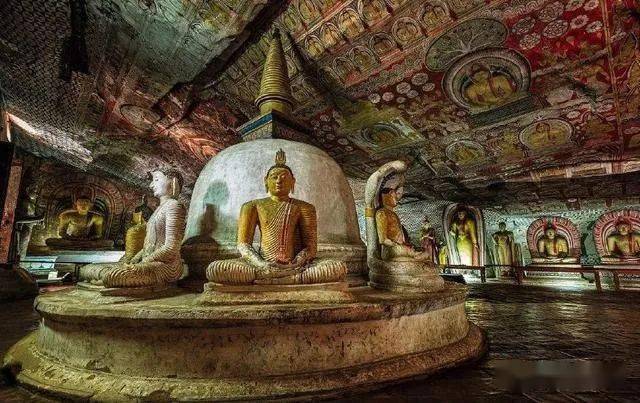 丹布勒石窟寺:斯里兰卡最大的佛教石窟_壁画