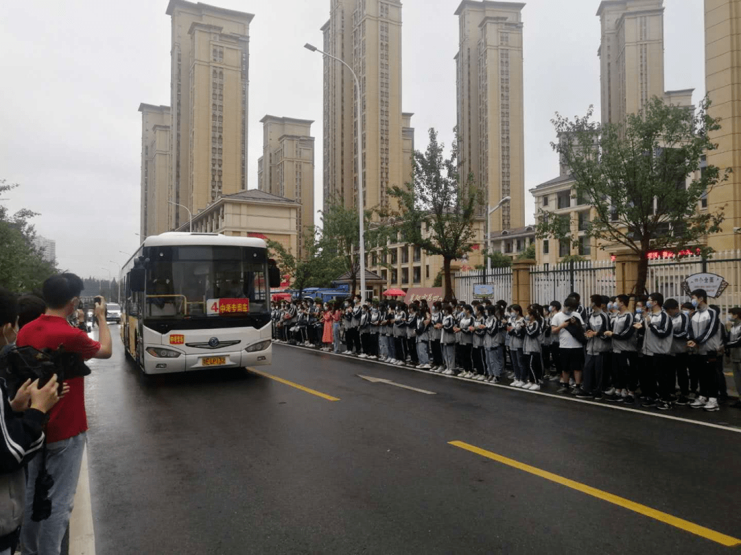 襄阳市第十二中学图片