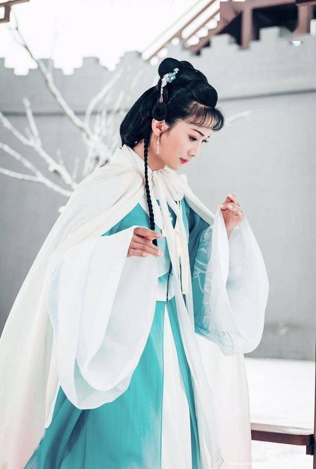 黄梅戏《李四光》剧照【名家简介】谢思琴铜陵市郊区周潭镇人