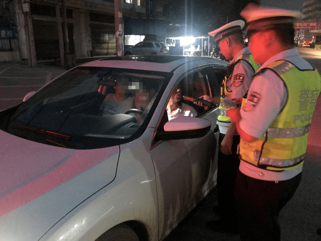 阳新交警查酒驾两晚17人被抓
