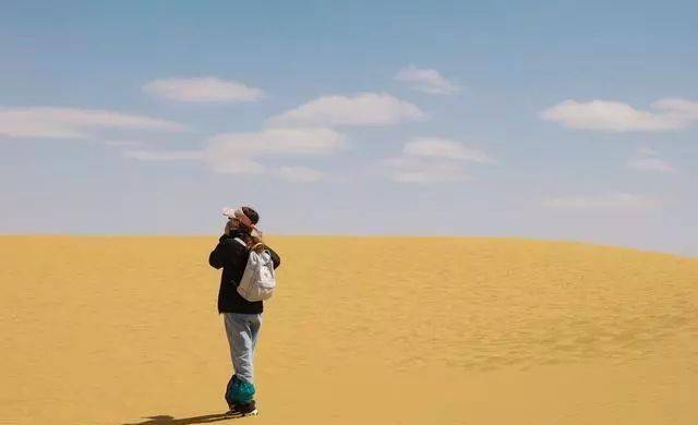 没人扶你的时候,自己要站直,背影要美,路途还很长