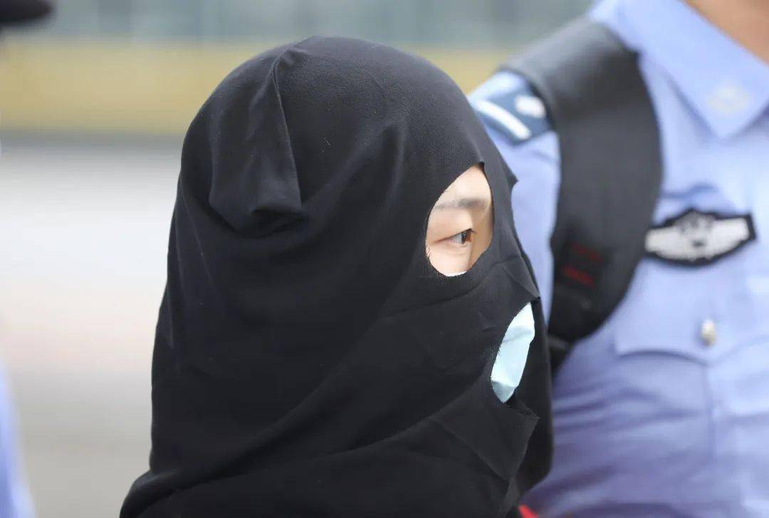 痴情男恋上美女主播被骗牵出特大电信网络诈骗案_储先生