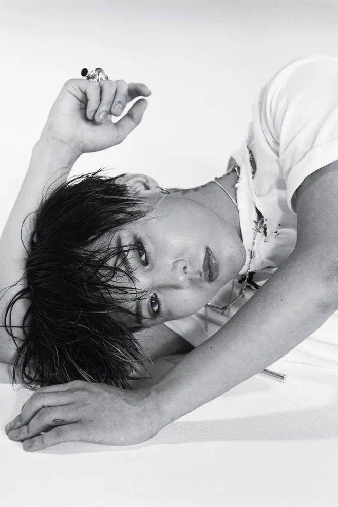 权志龙黑白高清照