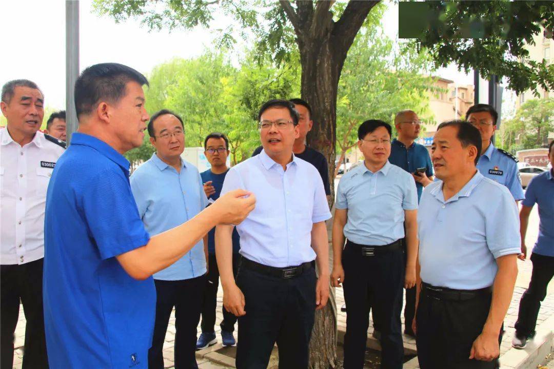 唐毅在海勃湾区开展马路办公现场研究了这些问题