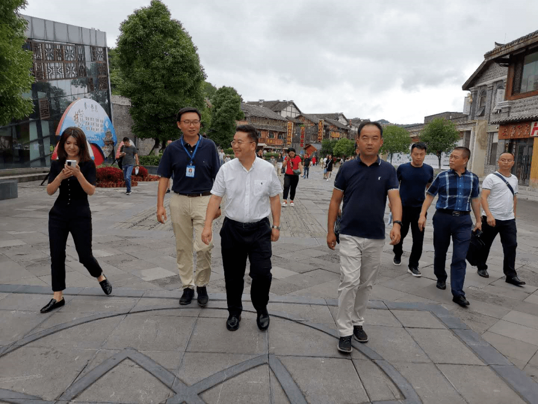 67市创文督查领导小组到青岩镇督查创文攻坚工作