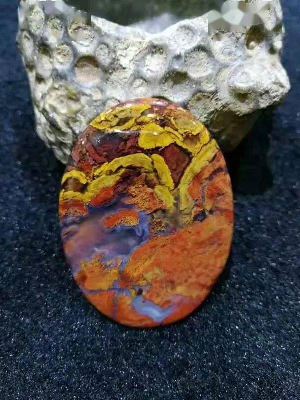 佳品赏介品读红河南彩玉