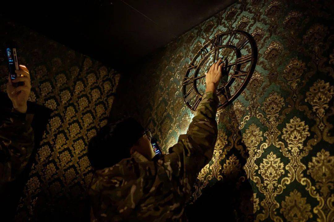 免费玩北京路密室逃脱暗藏釜山行丧尸队友都哭着出来