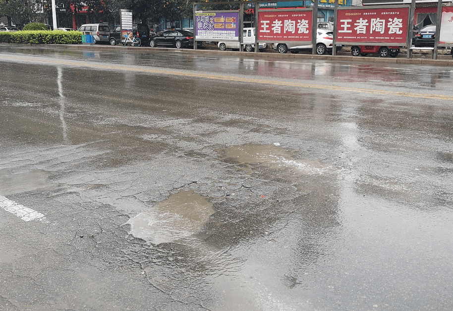 濮阳这段路千疮百孔,一不小心就中招!