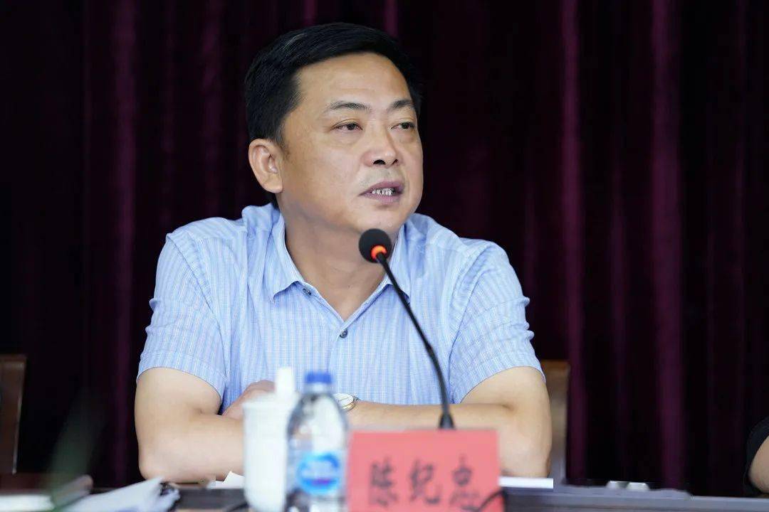 围观今天奉城代表组的区人大代表们提的这些建议哪条最得你心