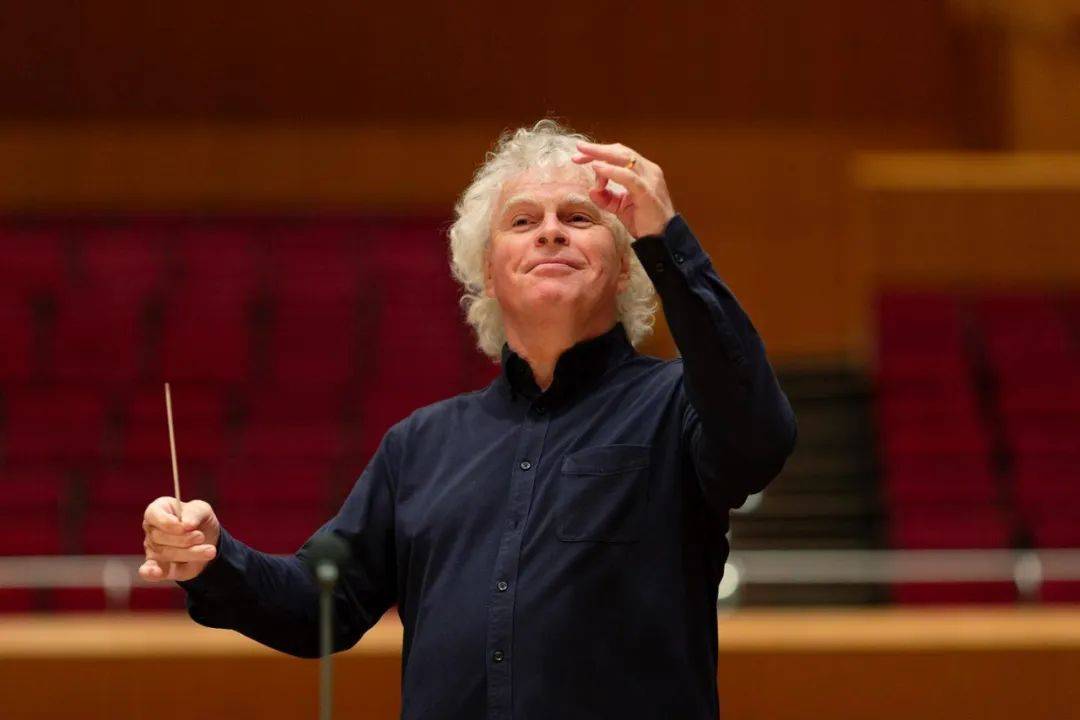 杨松斯的继任者西蒙拉特声援慕尼黑新音乐厅