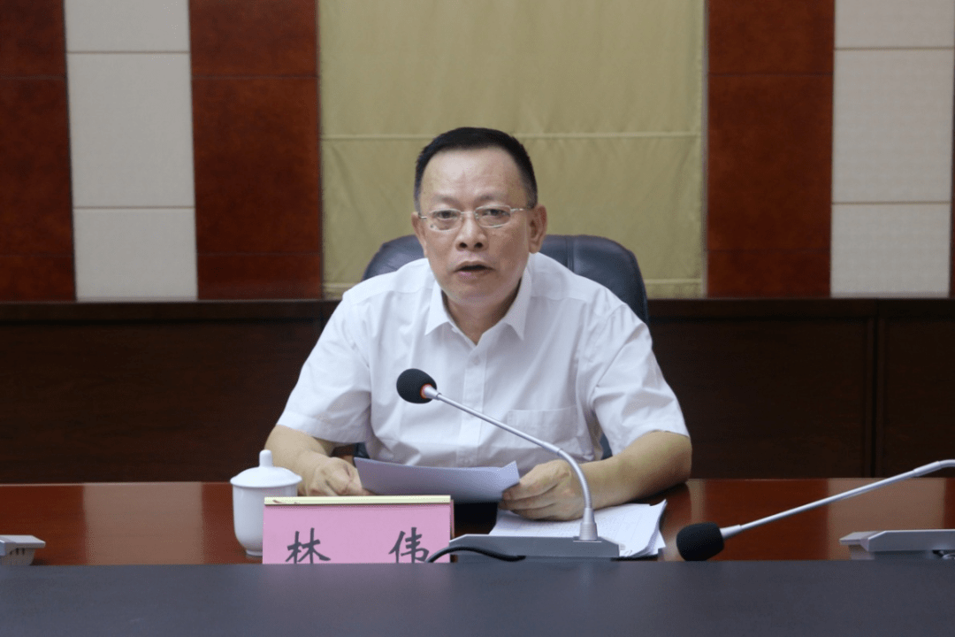 2019年以来普法依法治理工作▲邓良章主持会议会议由市委宣传部副部长