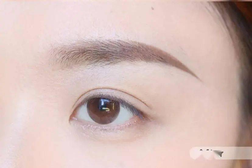 大家都画野生眉,怎么童瑶就能精致又慵懒?_眉毛