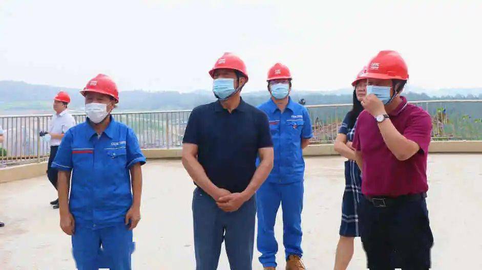 邓银启赴句容项目部检查指导工作