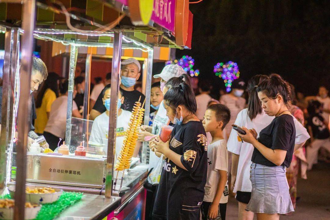 浑南之夏中央公园夜市正常运营,舞台保留这两项.