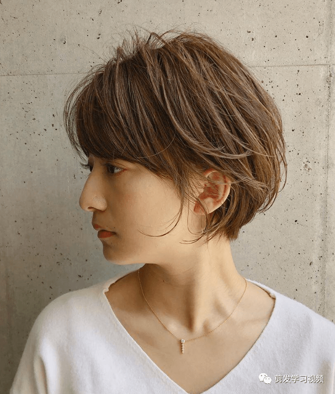 2020女生纹理烫发型推荐100款