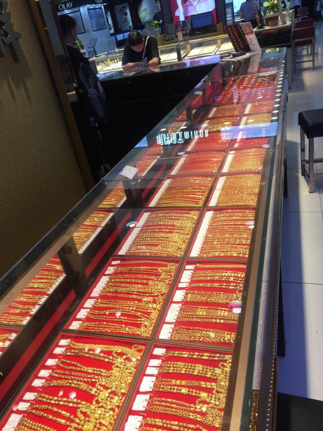 金泰百货 | 三大主力品牌跨柜满减,盛夏抄底好时机