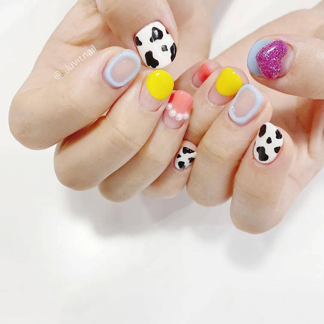 有点甜的奶牛纹美甲,上手竟然这么好看?