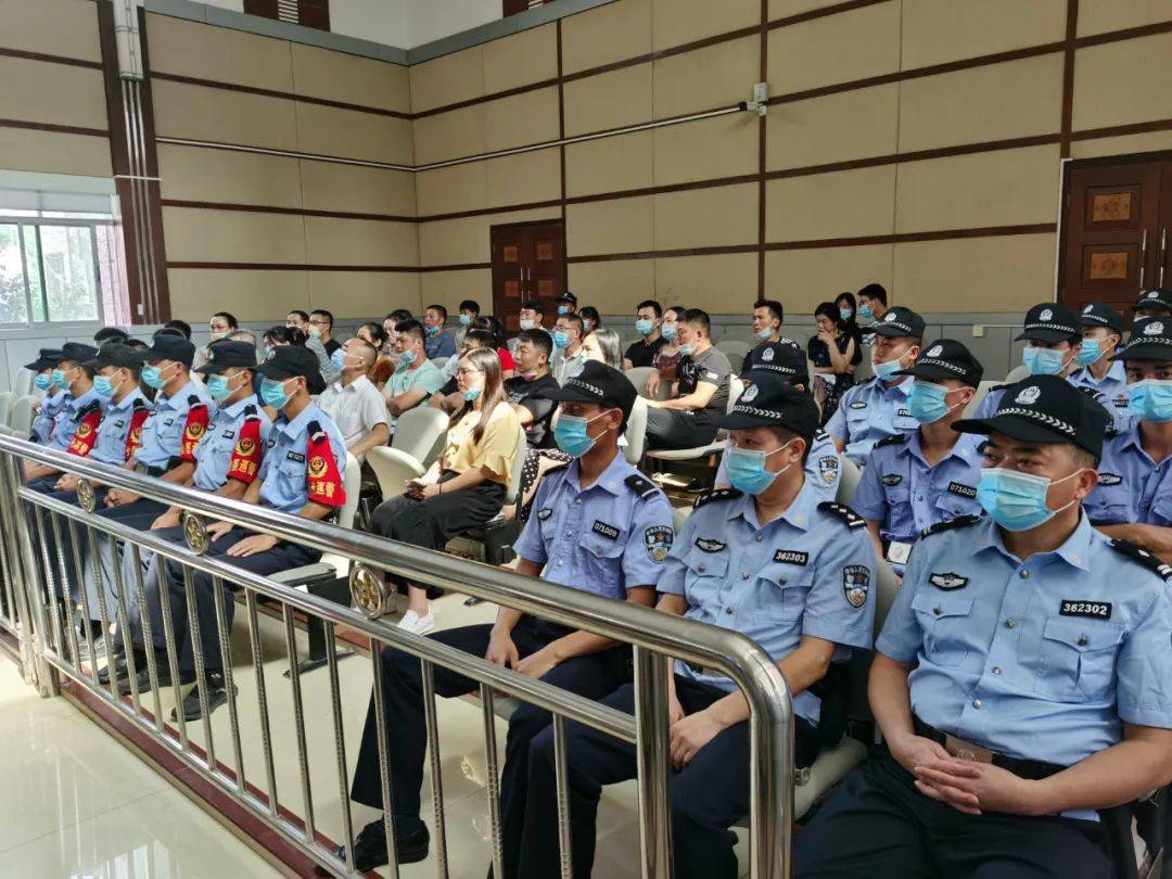 头条寻乌黑老大获刑18年法院一审宣判刘某友等人黑社会性质组织案