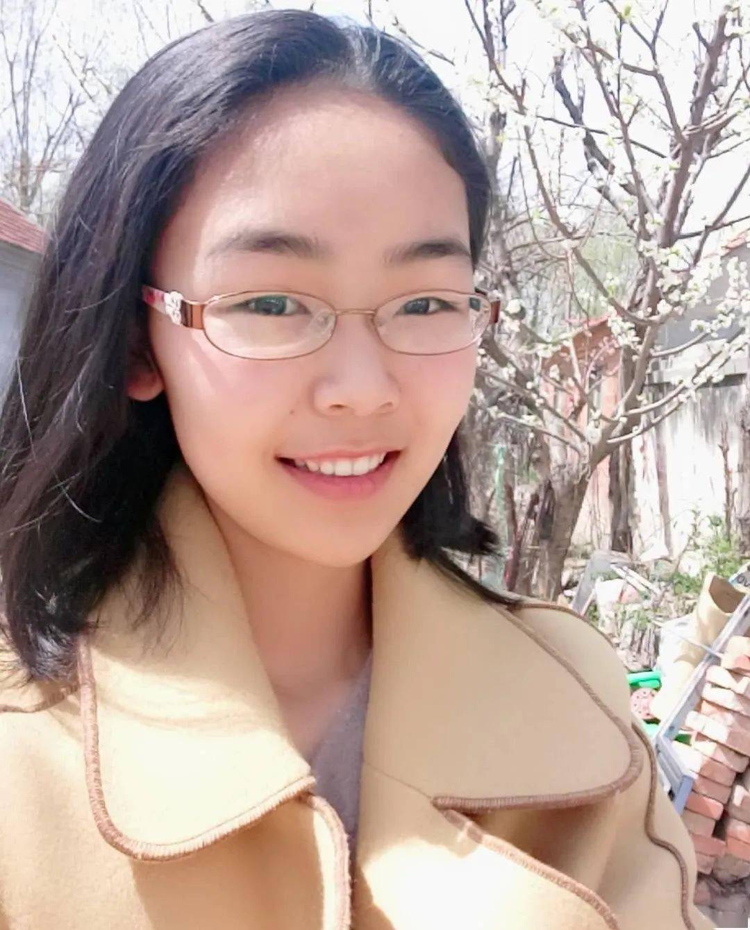 的成绩,并积极参加各项竞赛,获得了全国中学生英语能力竞赛全国一等奖