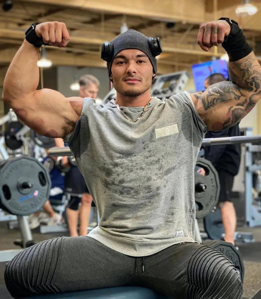 举铁不知道怎么安排组次?照着这个法则做一定没错!