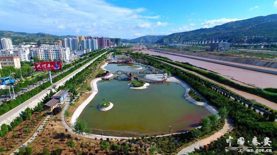 秦安县按照城市建设生态化的要求,结合葫芦河修复工程,将亲水近水
