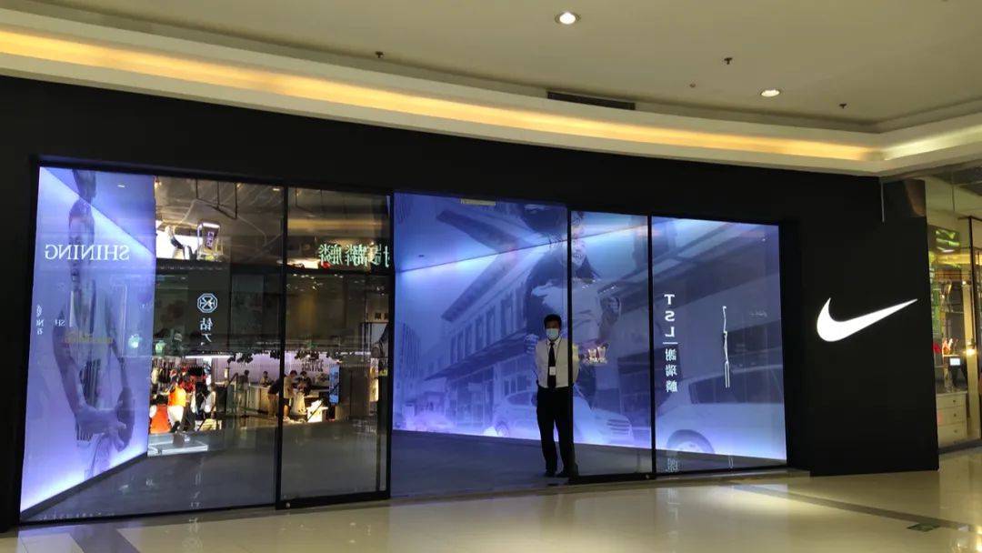 位于正佳广场内的全球首家 nike rise 零售概念店.