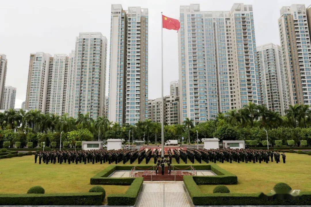 庆祝建军93周年!驻澳门部队举行升国旗仪式