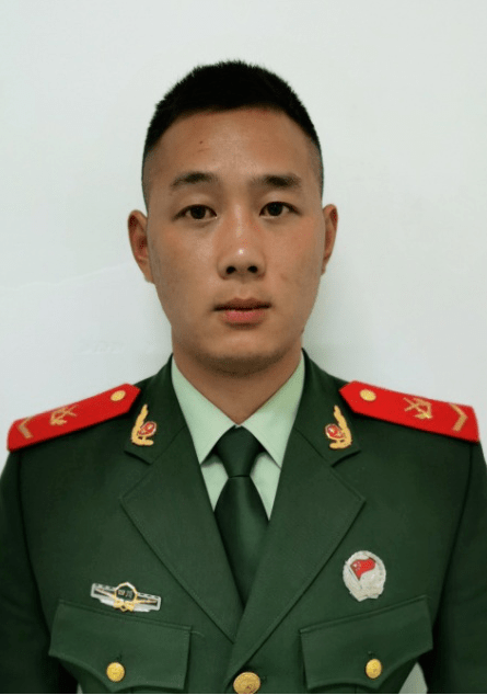 李玉城,男,重庆市城口县人,2015年入伍,陆军某部班长,下士军衔.