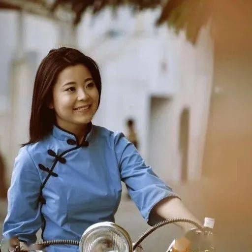 女孩用42首邓丽君歌名串成了一首歌,好美_杜佳瑶