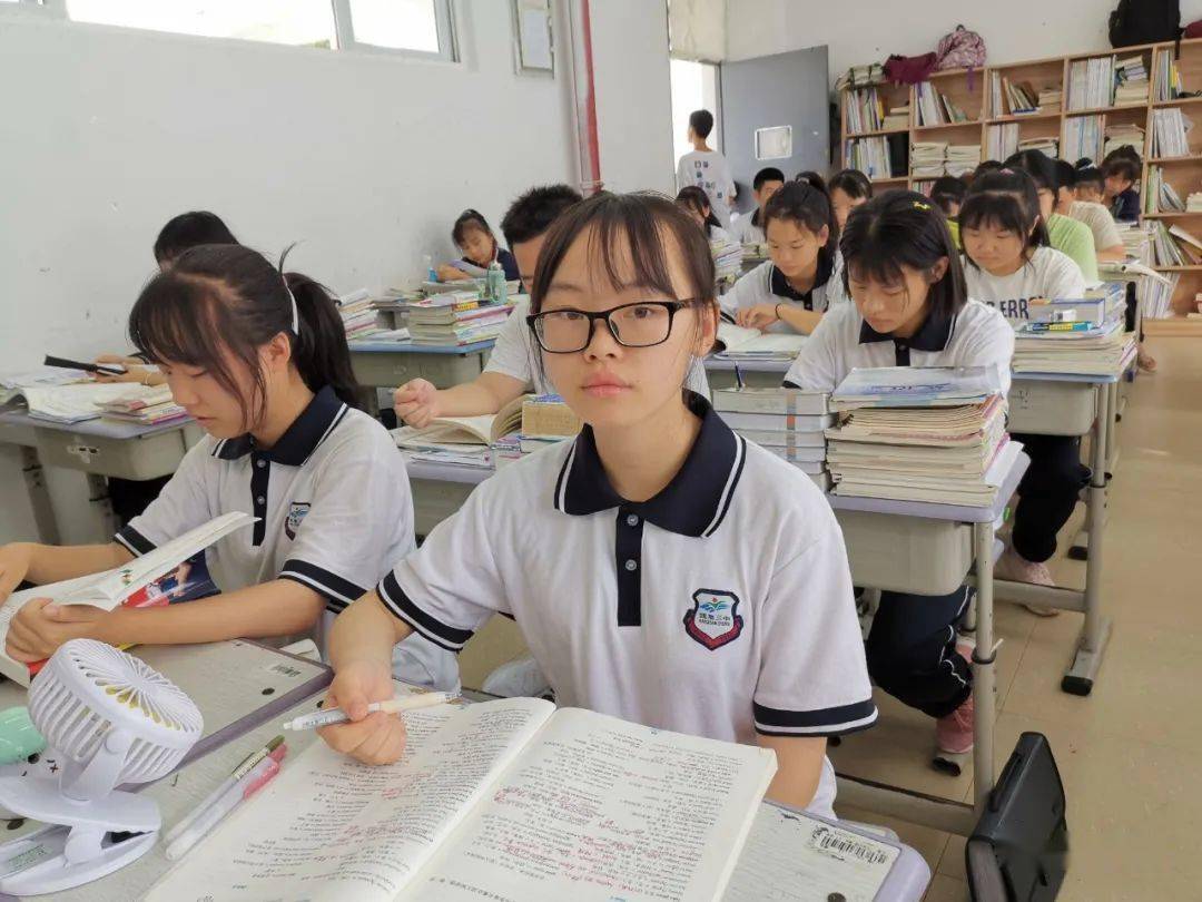 【新时代好少年】凯里三中潘凤:孝在举手投足间 爱在无微不至处