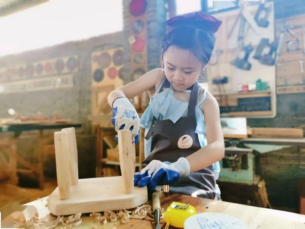 "木"有意思!市妇联暑期亲子实践活动,和爸妈一起木工diy