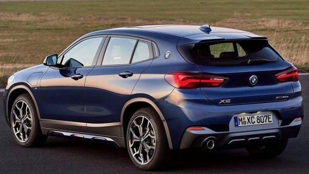 内饰部分,整体来看,这款插电式混动版的宝马x2采用了宝马一贯的内饰