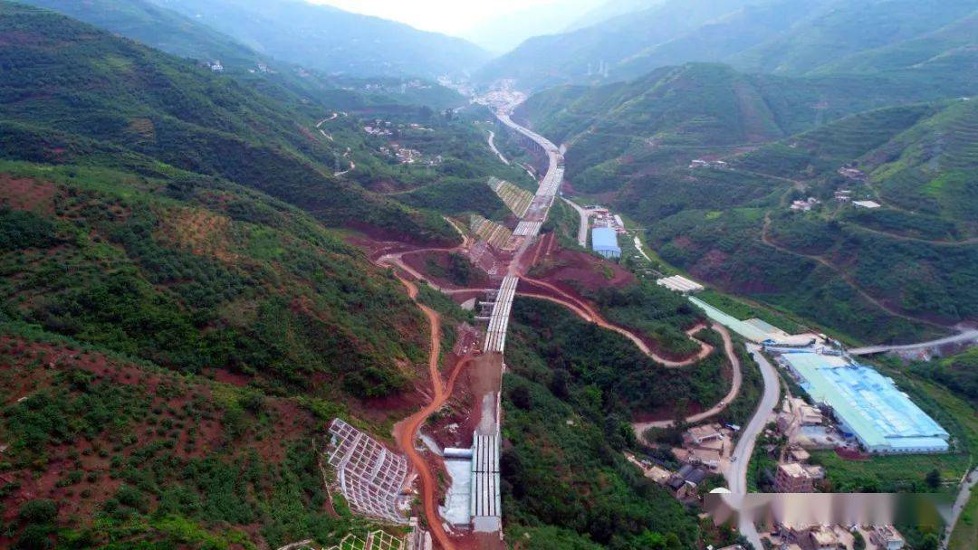 都香高速昭金段a3标项目多座桥梁架通