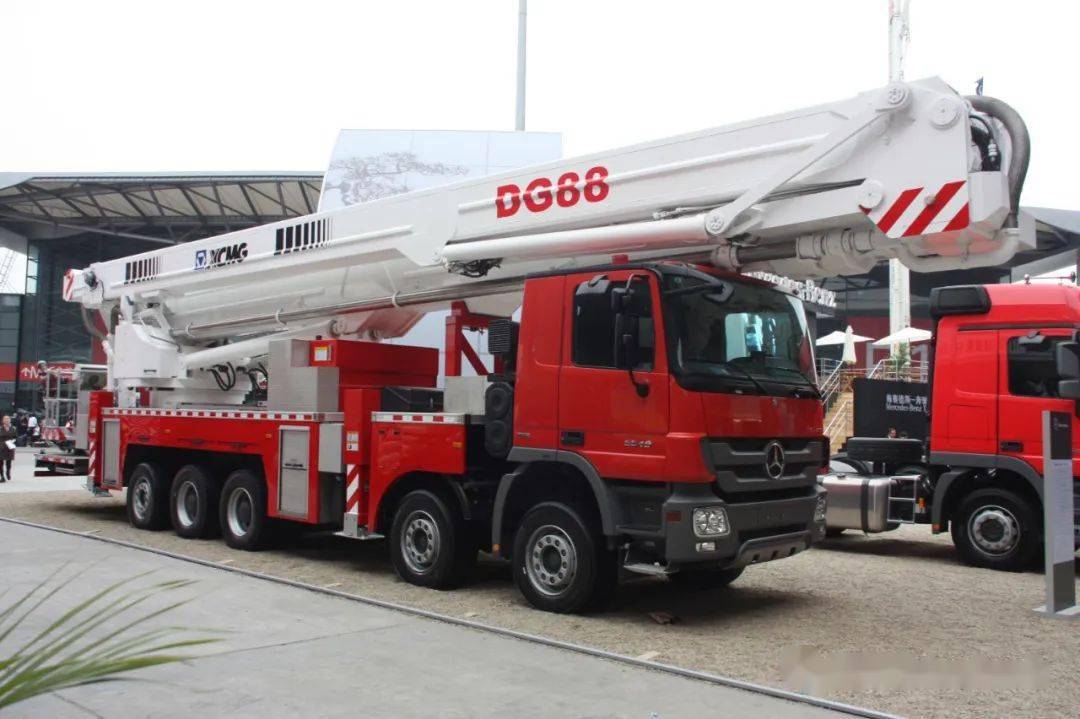 回顾2011年上海车展 长头天龙惊艳全场 daf首次官方亮相 还有1000马力