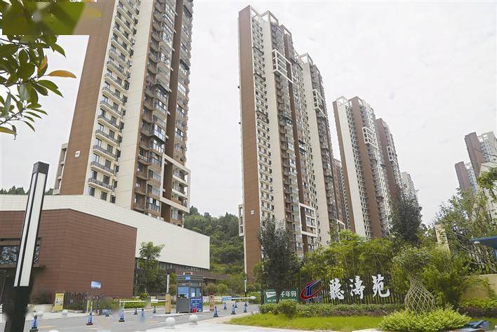 "听涛苑"棚改安置房项目实景图 三峡日报全媒记者 郑明强 摄"突突突