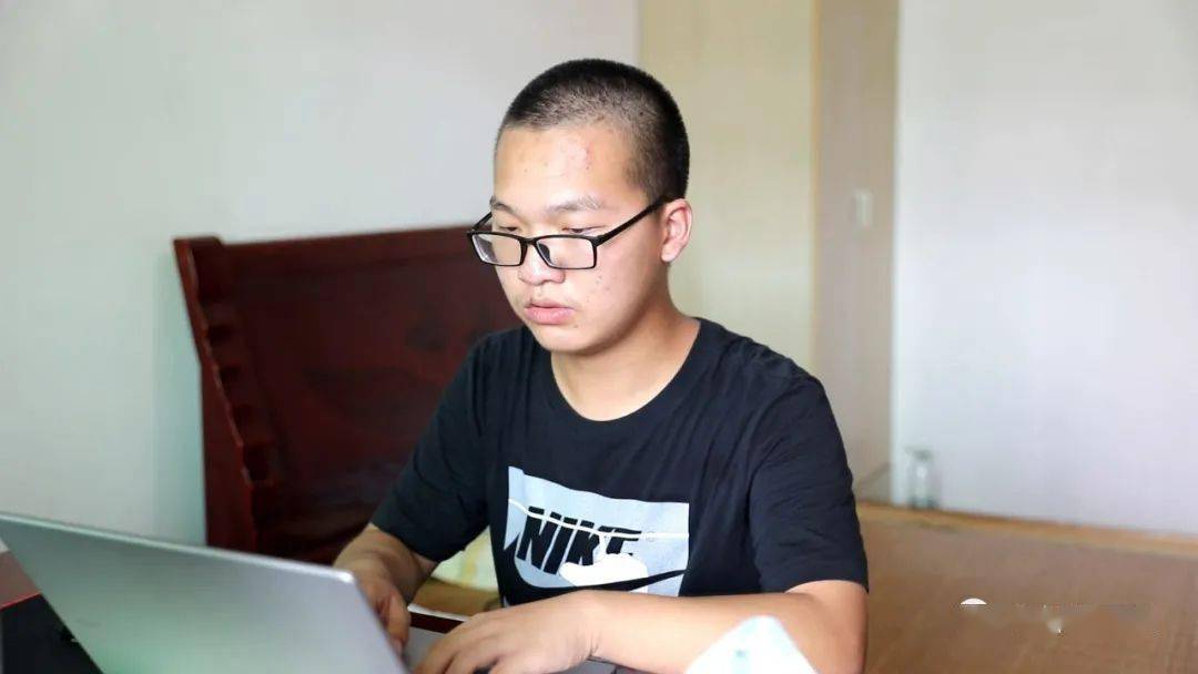 高考704分北大清华抢着要衡阳县学霸邹海军分享高分秘诀