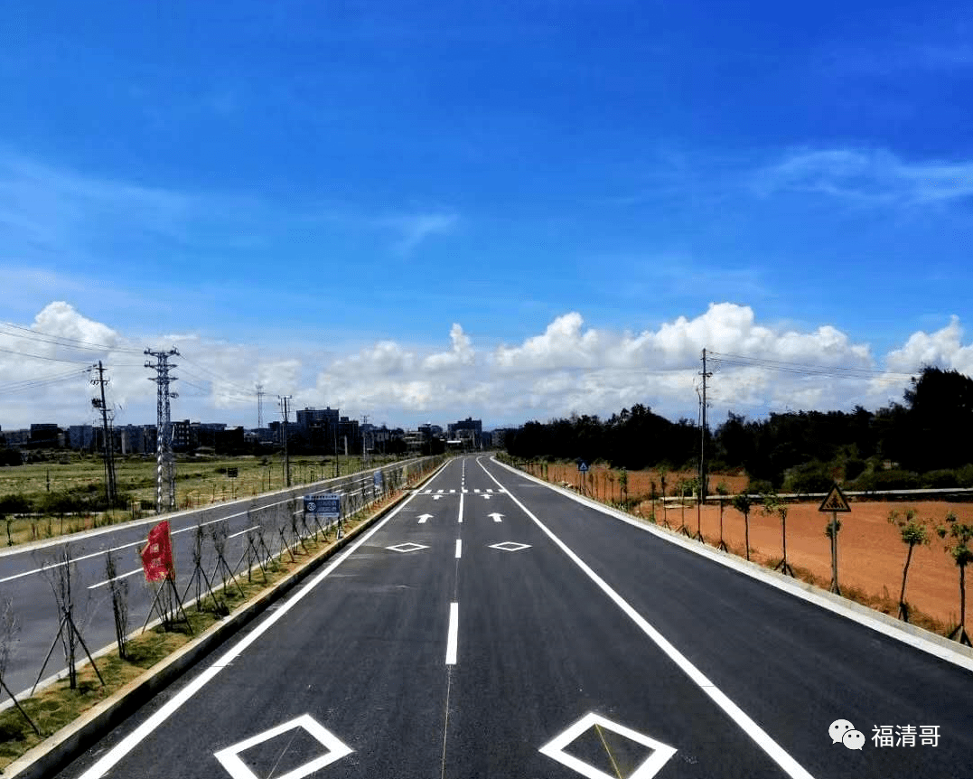 通车近了福清228国道主线段沥青摊铺完成67