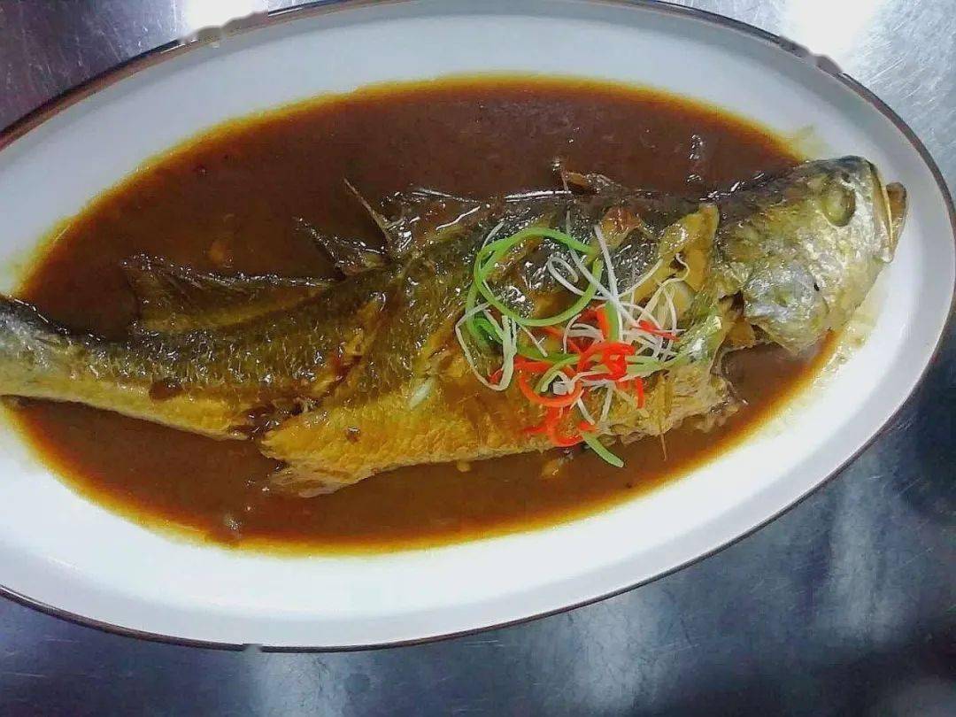 沙河吃螃蟹好季节来啦10元一只沙河冶金路岚山渔村的老板已经出海了