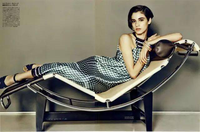 传奇90年的经典躺椅竟沦为色情业明星道具