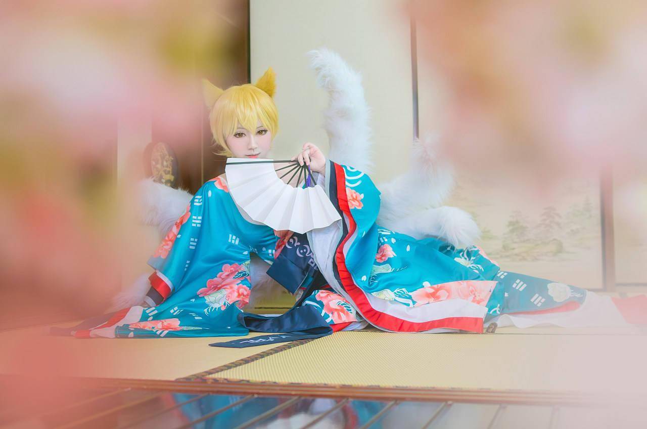 角色名:八云蓝 cn:雪殇碎华变 感谢摄影/后期:猫