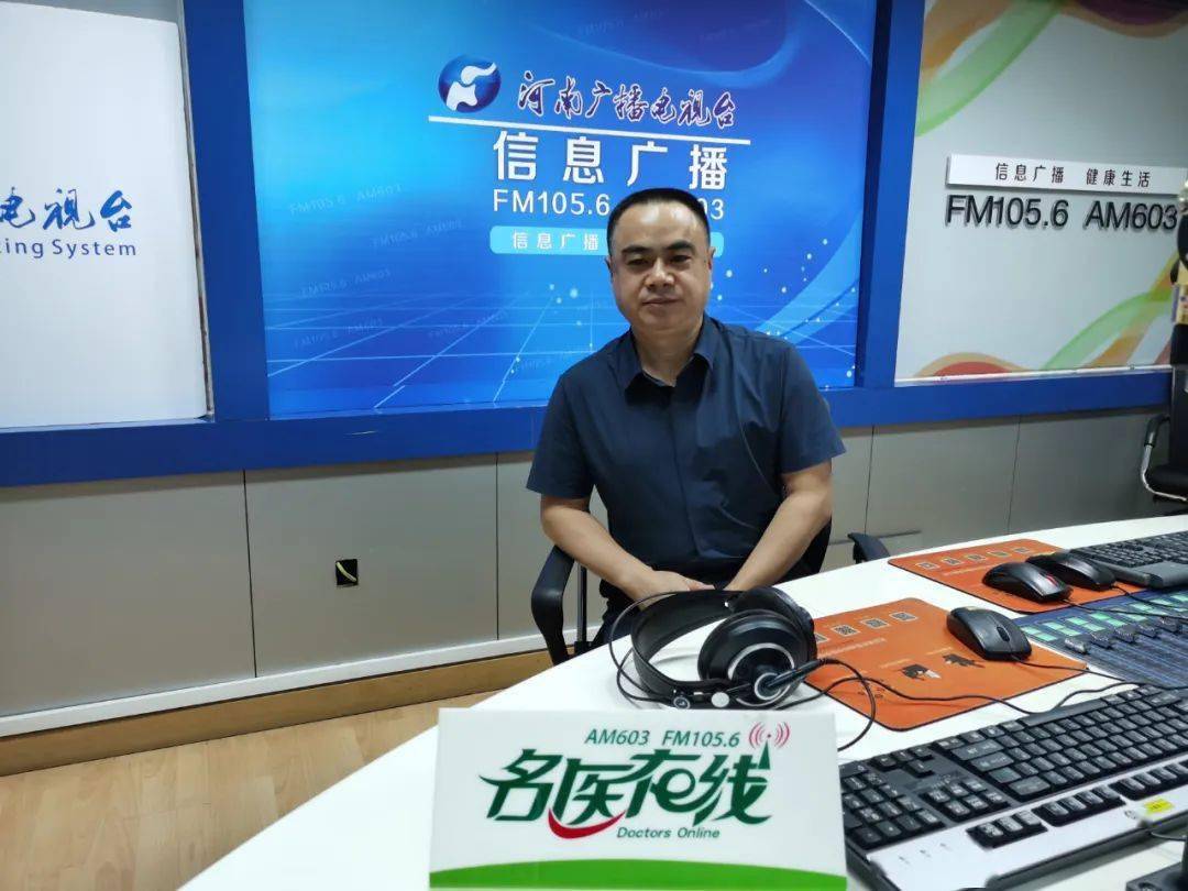 名医在线脖子上不断长出小肉球是什么东西可以用手抠吗