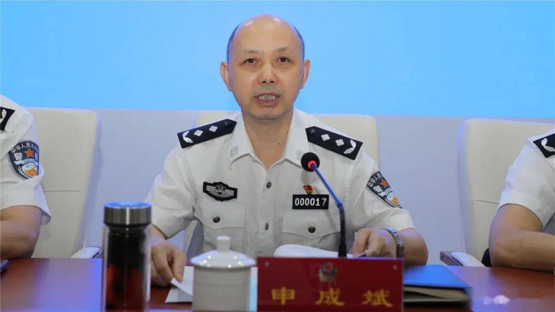 河南省公安厅指导组组长,地方铁路公安局政委万国庆,开封市副市长