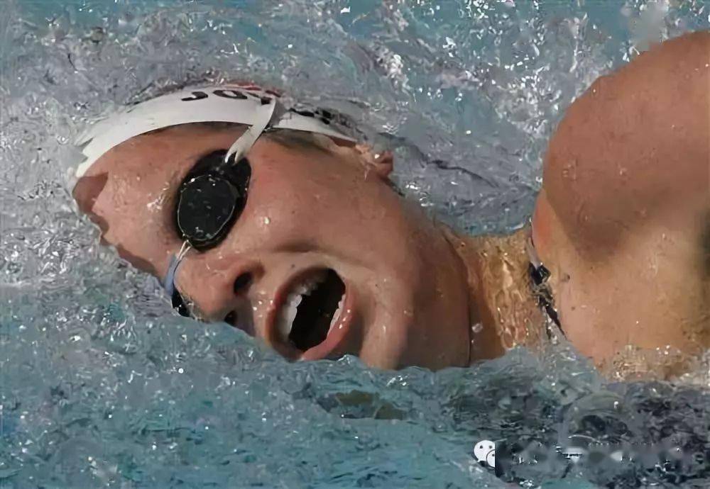 游泳新手重视呼吸远比动作要紧