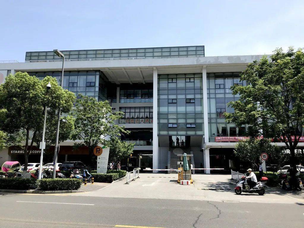 十年乐诚巡礼①鲜橙广场氛围设计生动中的时尚