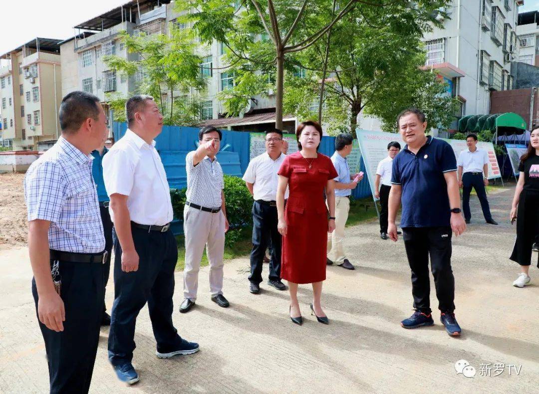 龙岩初级中学银雁校区龙岩市实验小学银雁校区举行揭牌仪式