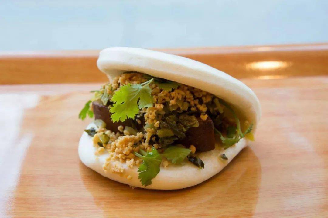 台湾刈包c bao为了食客们口感上的欢愉,一直以来坚持所有面点全部纯