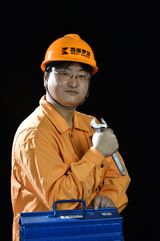 新时代奋斗者|80后上海小伙做水电维修,19年不喊苦和累_杨华峰