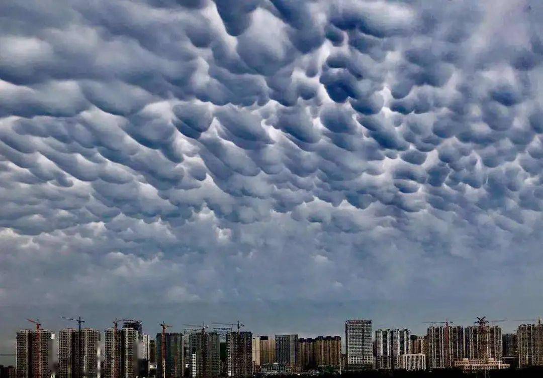 今天傍晚,你的朋友圈被刷屏了嘛?