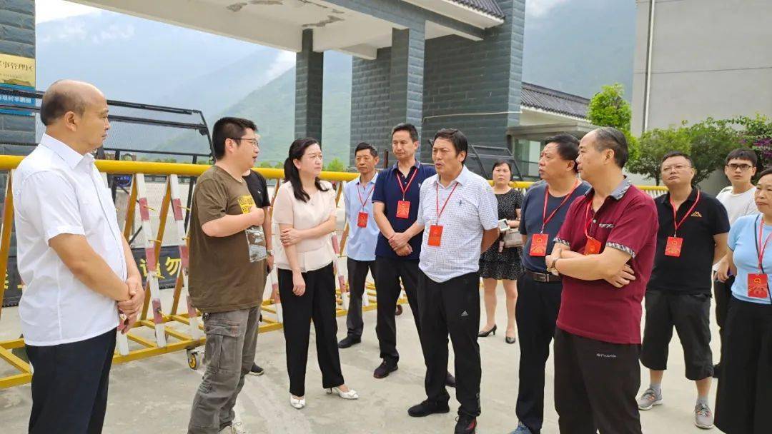 县人大常委会组织开展2020年全县重点项目建设情况调研_工作